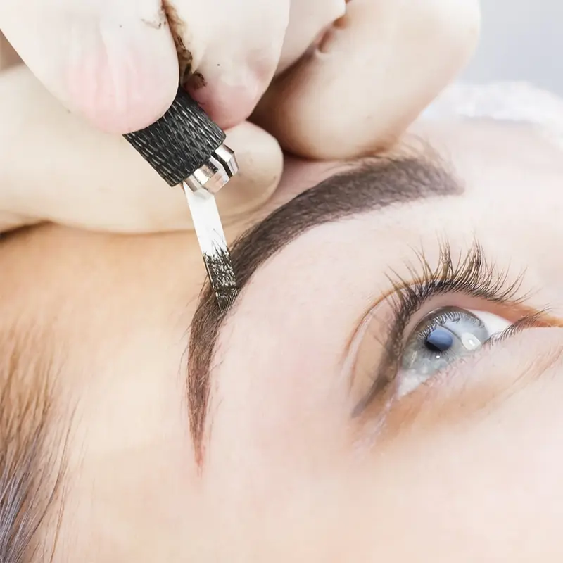 Microblading brows